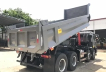 Thùng ben bửng xương và thùng nhấn khác nhau thế nào? Chọn loại nào