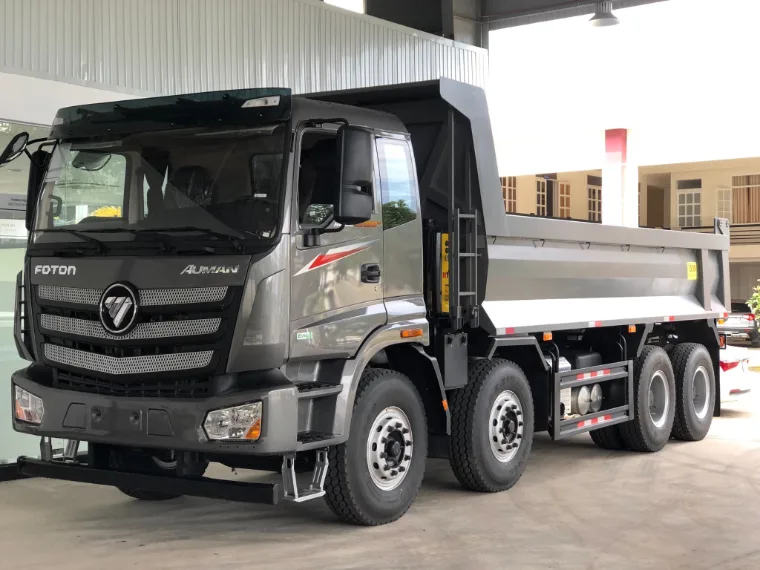 Xe ben 4 chân AUMAN ETX D300 màu xám nhìn góc trước
